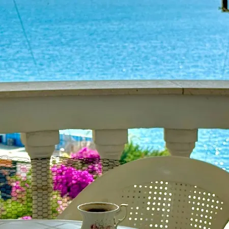 Spring Sea View Apartment
