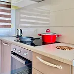 Cozy Sea View K4 Apartament *