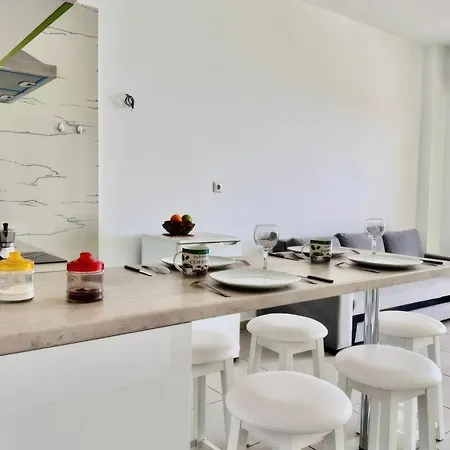 Spring Sea View Apartment شقة ساراندا