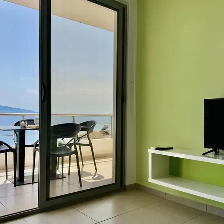 Spring Sea View Apartment شقة *